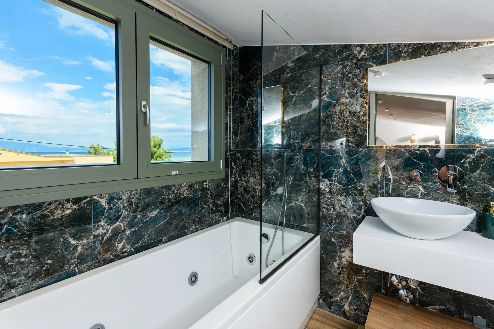 Tiara Holidays - The Olive Land - Superior Suite - bathroom with jacuzzi